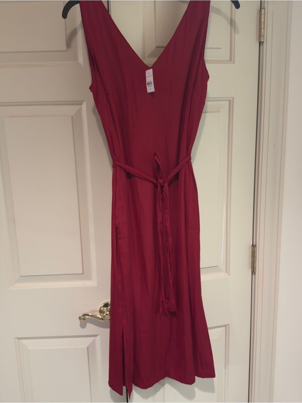 Ann Taylor Sleeveless V-Neck Wine Red Midi Dress with Waist Tie size 10 NWT